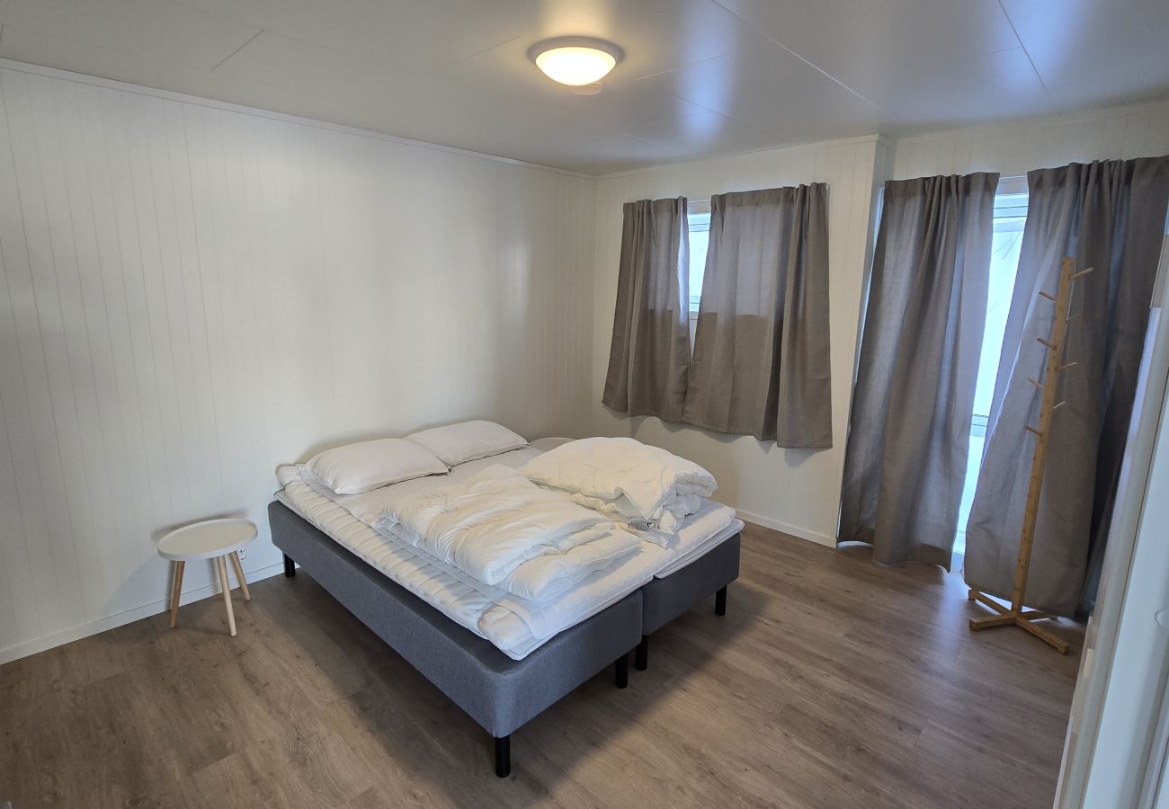 Hus i Ballstad - Skottinden view, Lofoten