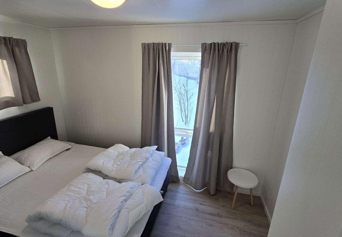 Hus i Ballstad - Skottinden view, Lofoten