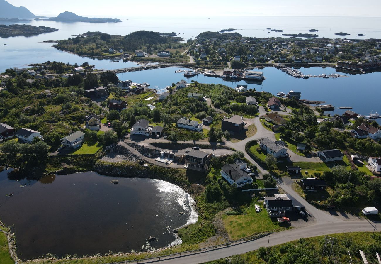 Hus i Ballstad - Skottinden view, Lofoten
