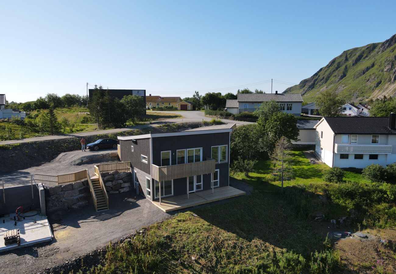 Hus i Ballstad - Skottinden view, Lofoten