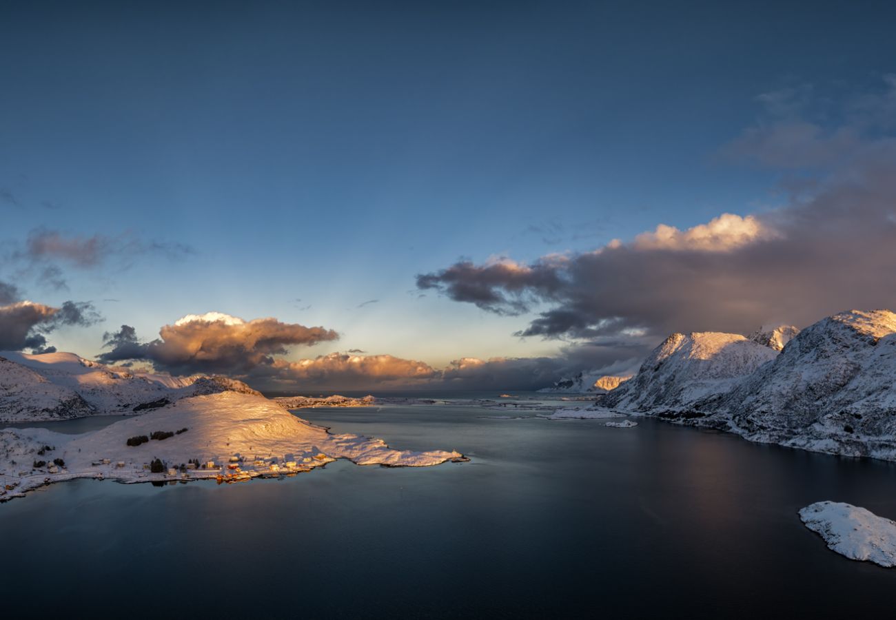 Hus i Flakstad - Fredly, beautiful home in Fredvang