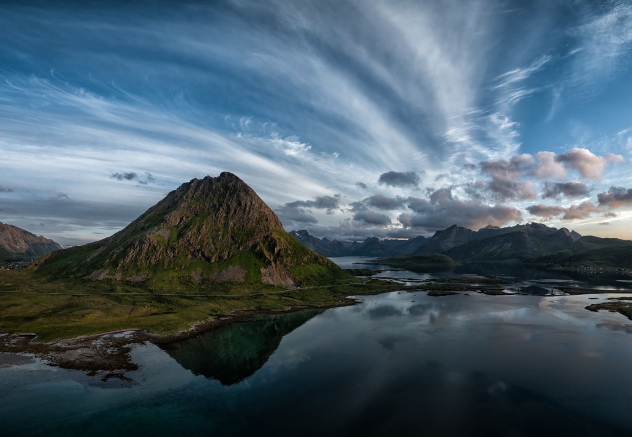 Hus i Flakstad - Fredly, beautiful home in Fredvang