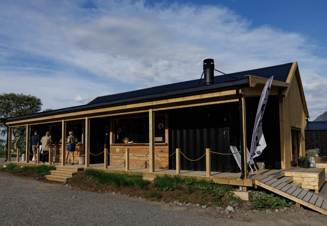 Hus i Flakstad - Fredly, beautiful home in Fredvang