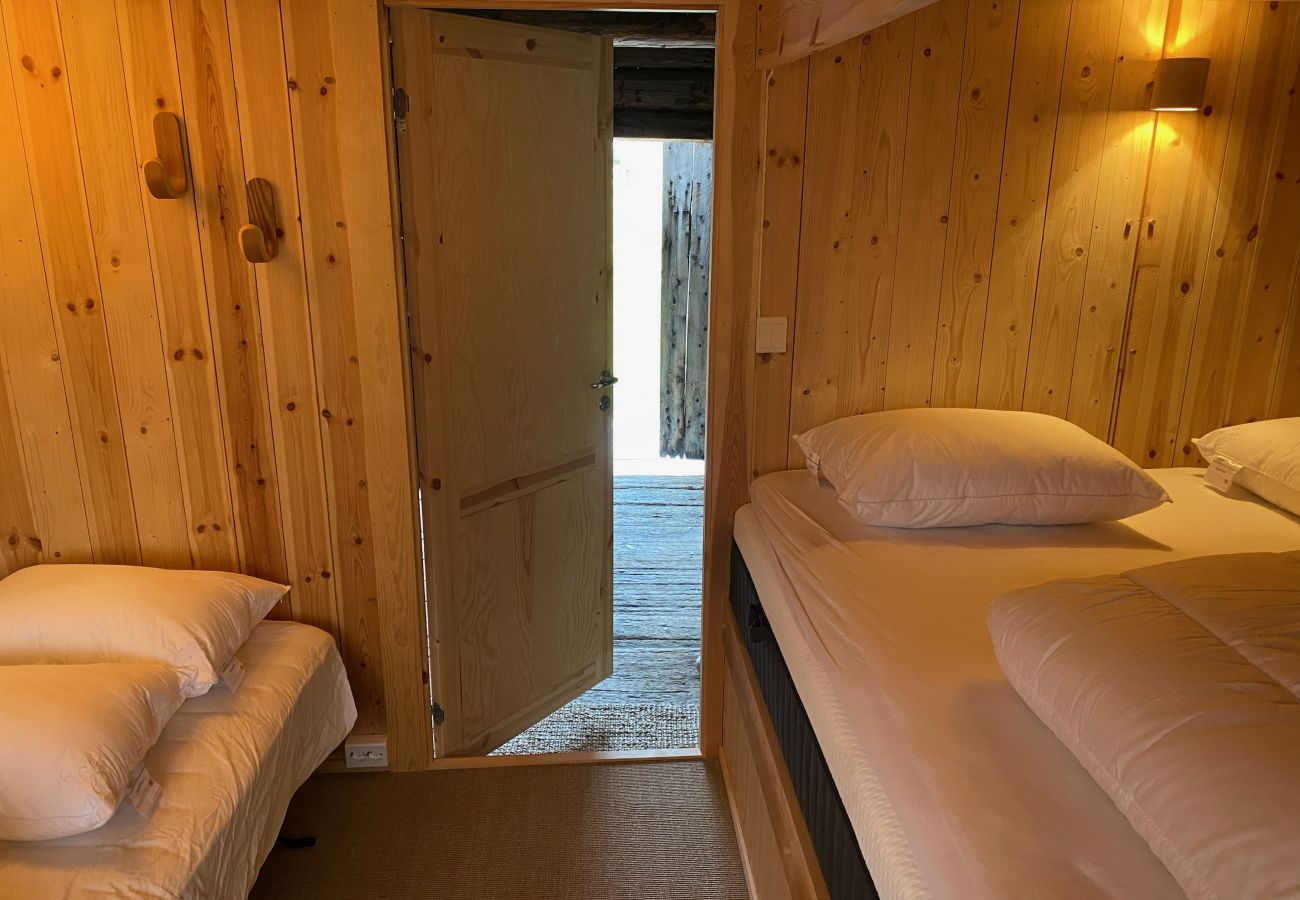 Hus i Ål - Architect designed sleeping box in barn