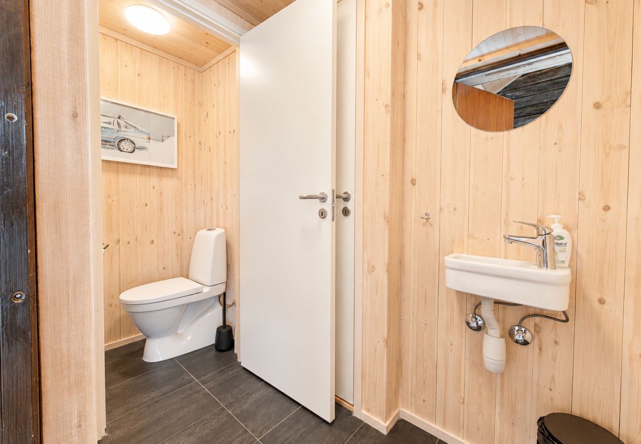Hus i Ål - Architect designed sleeping box in barn