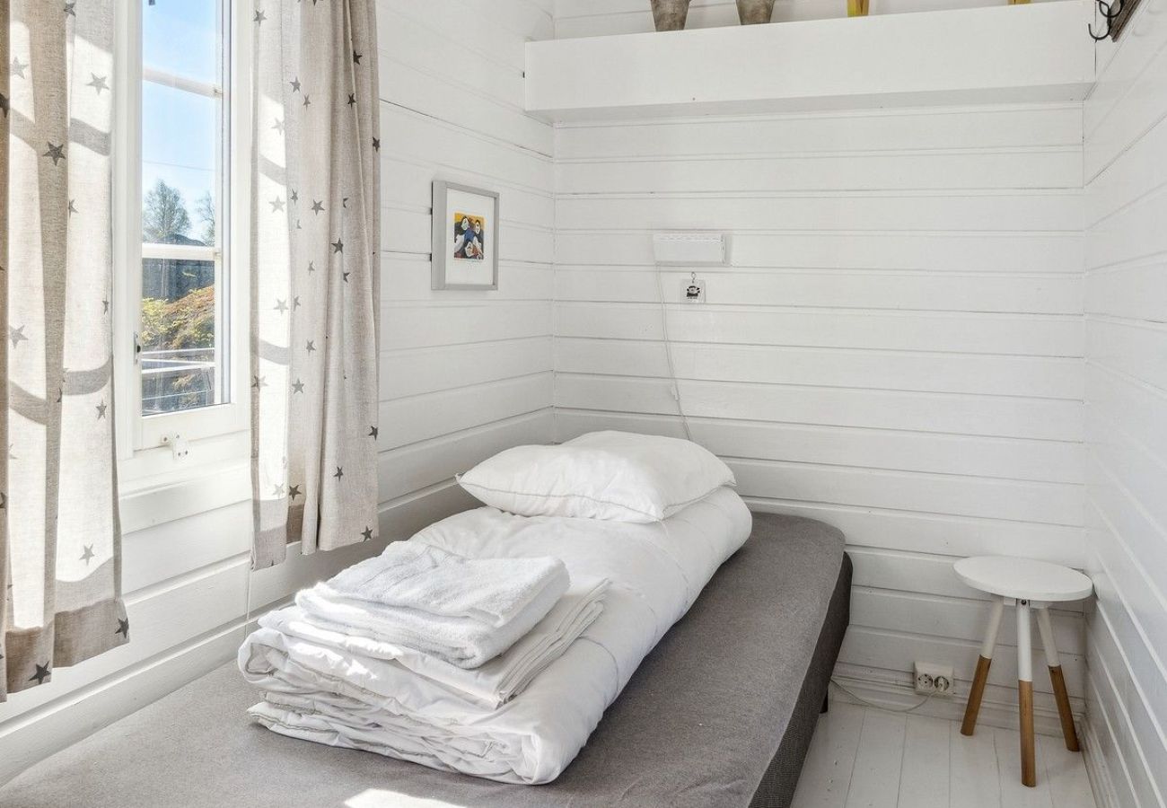 Hytte i Stamsund - Waterfront Twin Cabin A