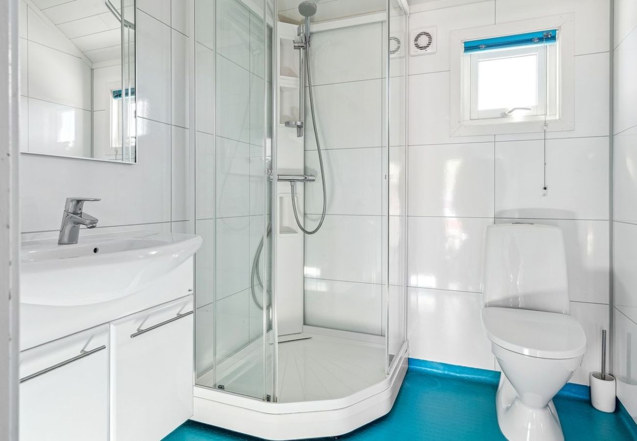 Hytte i Stamsund - Waterfront Twin Cabin A