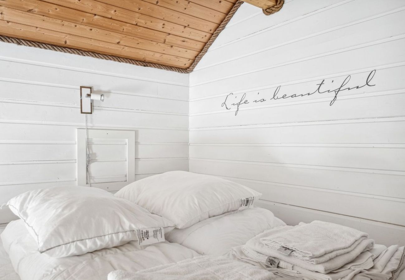 Hytte i Stamsund - Waterfront Twin Cabin A