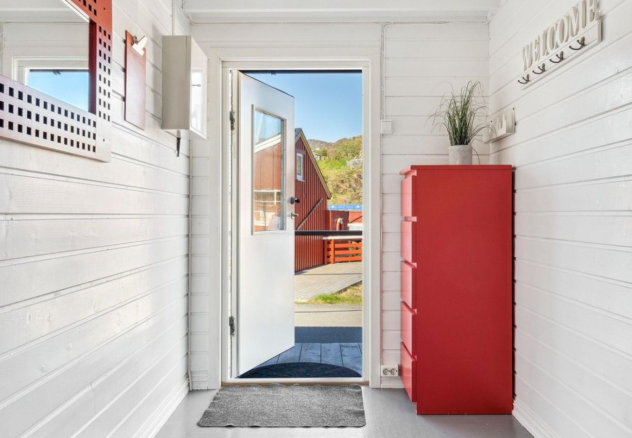 Hytte i Stamsund - Waterfront Twin Cabin B