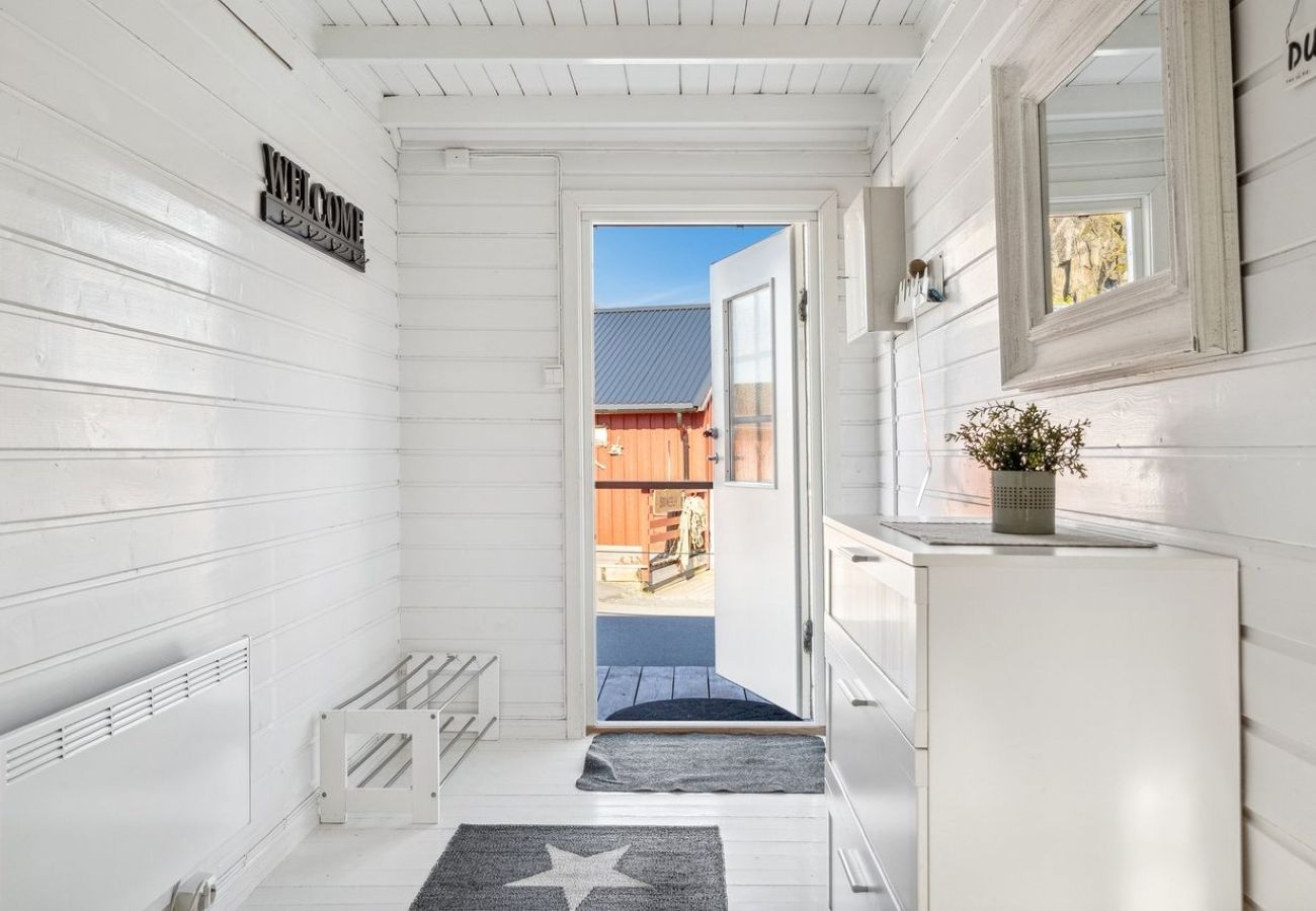 Hytte i Stamsund - Waterfront Twin Cabin B
