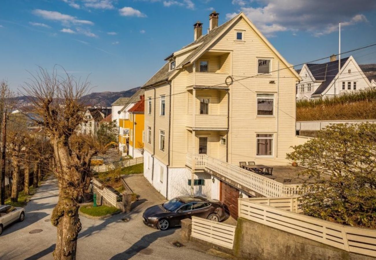 Leilighet i Bergen - Leilighet med sjø og fjellutsikt