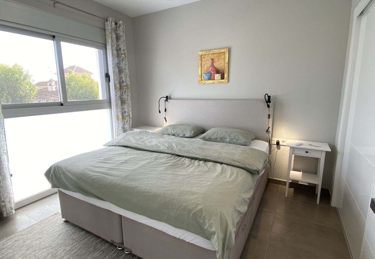 Hus i Torrevieja - Modern apartment in Torrevieja with pool