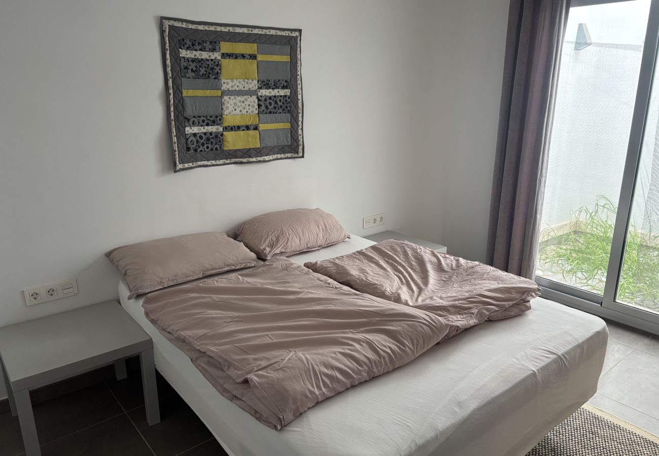 Hus i Torrevieja - Modern apartment in Torrevieja with pool