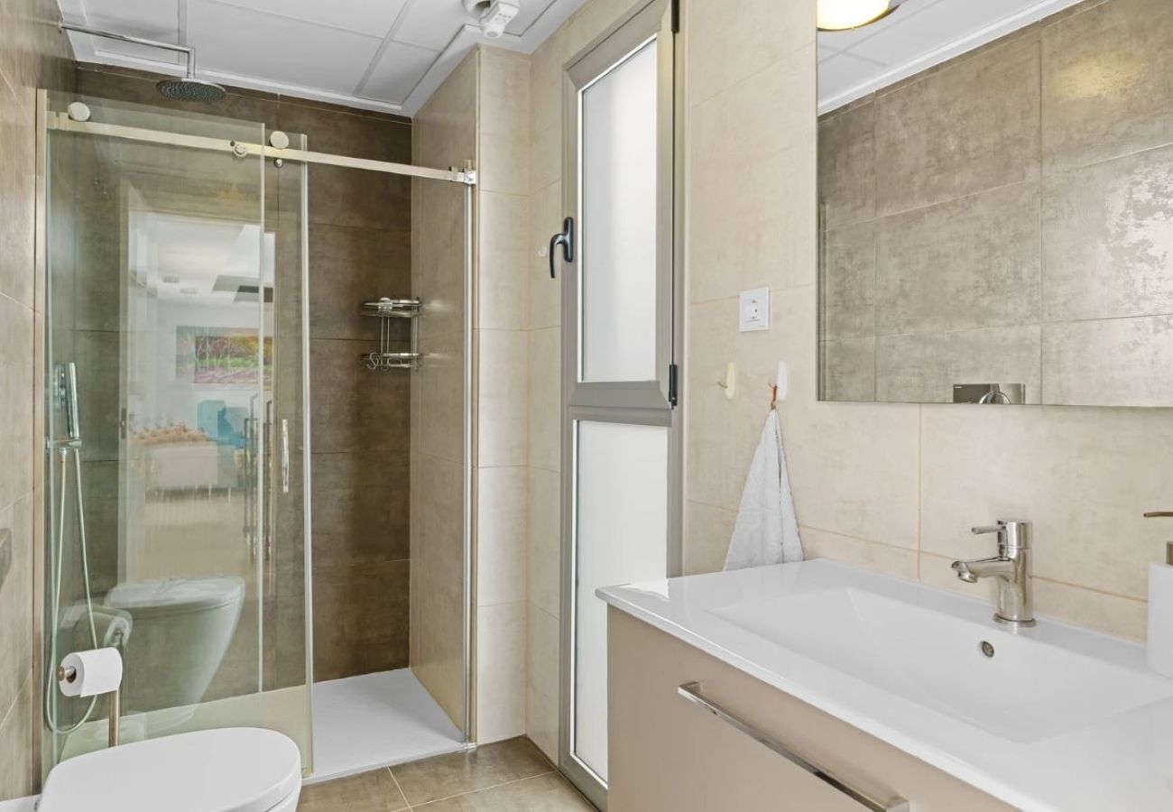 Hus i Torrevieja - Modern apartment in Torrevieja with pool