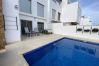 Hus i Torrevieja - Modern apartment in Torrevieja with pool