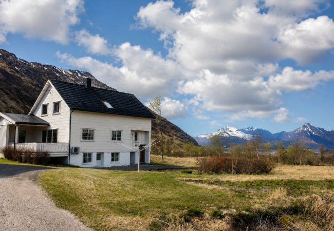 Hus i Vestvågøy - Hus i Lofoten nært naturen