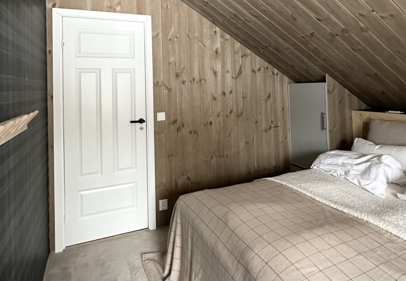Hus i Hol - Nyoppusset hus med sentral beliggenhet