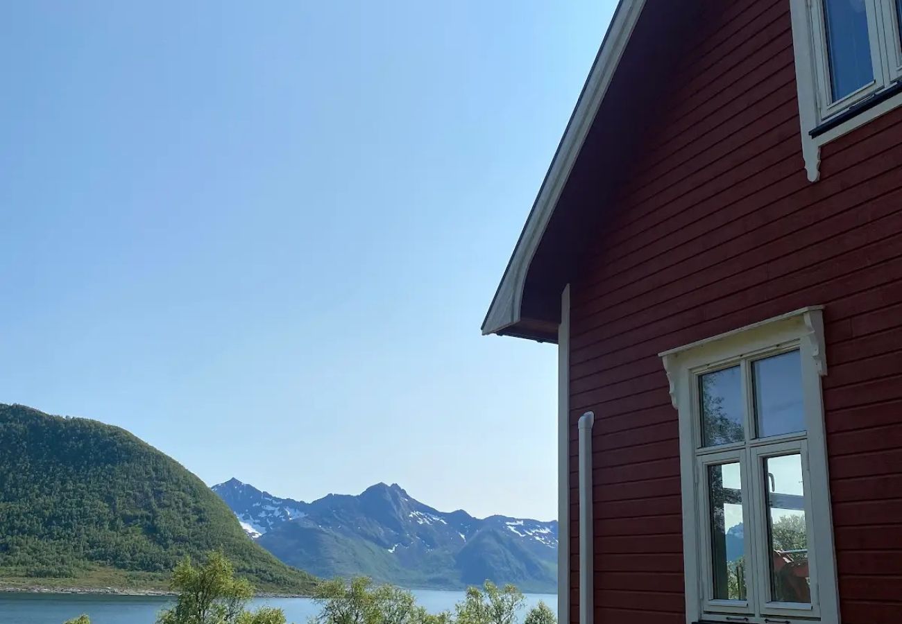 Hytte i Senja - Sjarmerende liten hytte med havutsikt på Senja