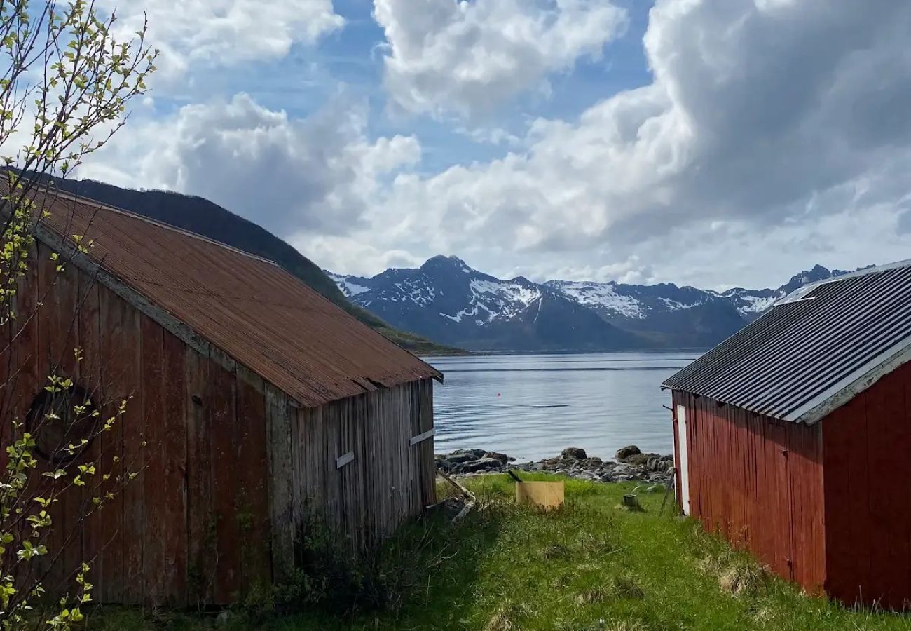 Hytte i Senja - Sjarmerende liten hytte med havutsikt på Senja