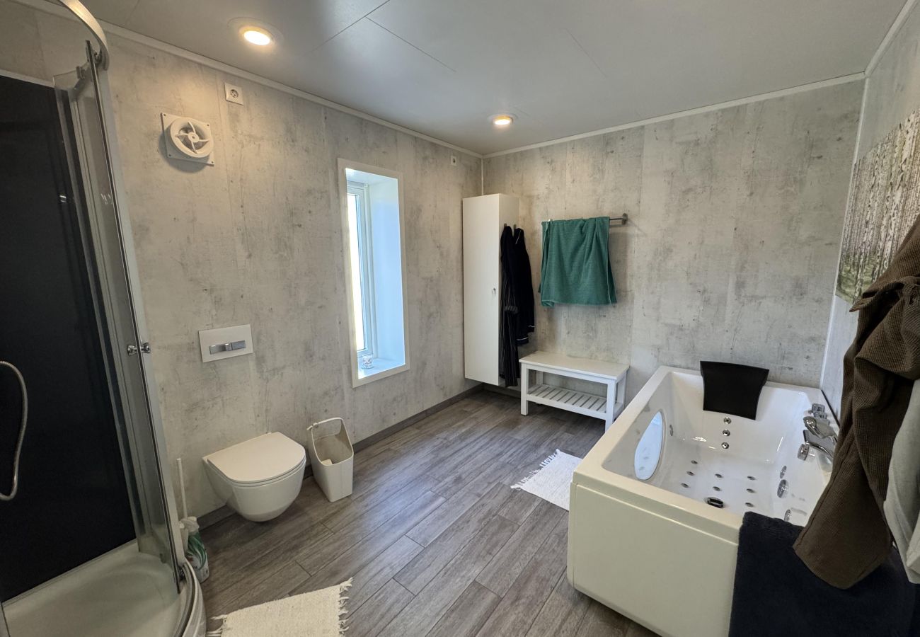 Villa i Vågan - Lofoten Villa med sjøtomt