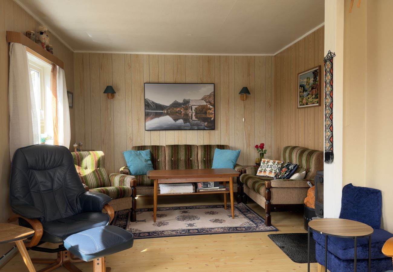 Hus i Moskenes - Koselig retro hus i naturskjønne Lofoten