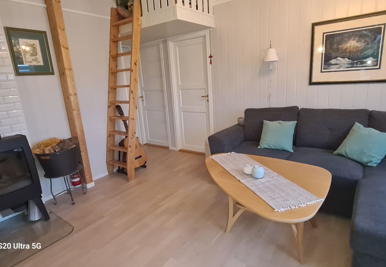 Hytte i Vestvågøy - Koselig hytte ved sjøen, Ballstad