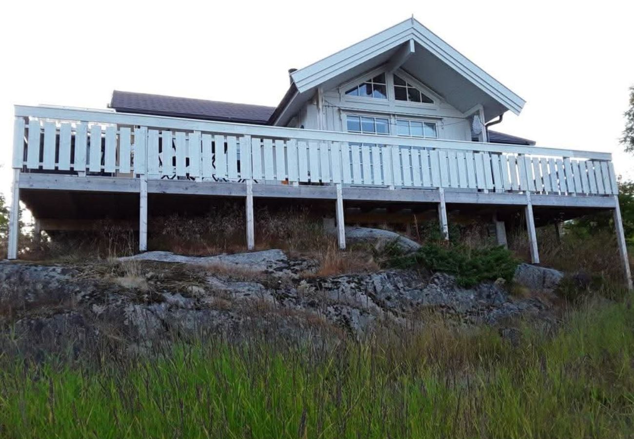 Hytte i Vestvågøy - Koselig hytte ved sjøen, Ballstad