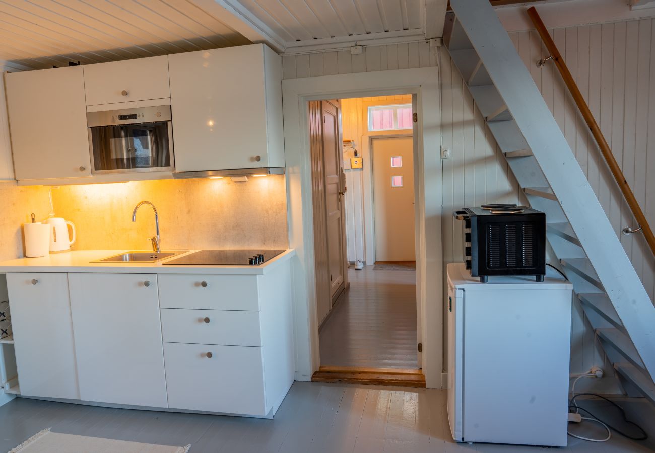 Hytte i Vestvågøy - Autentisk rorbu ved sjøen