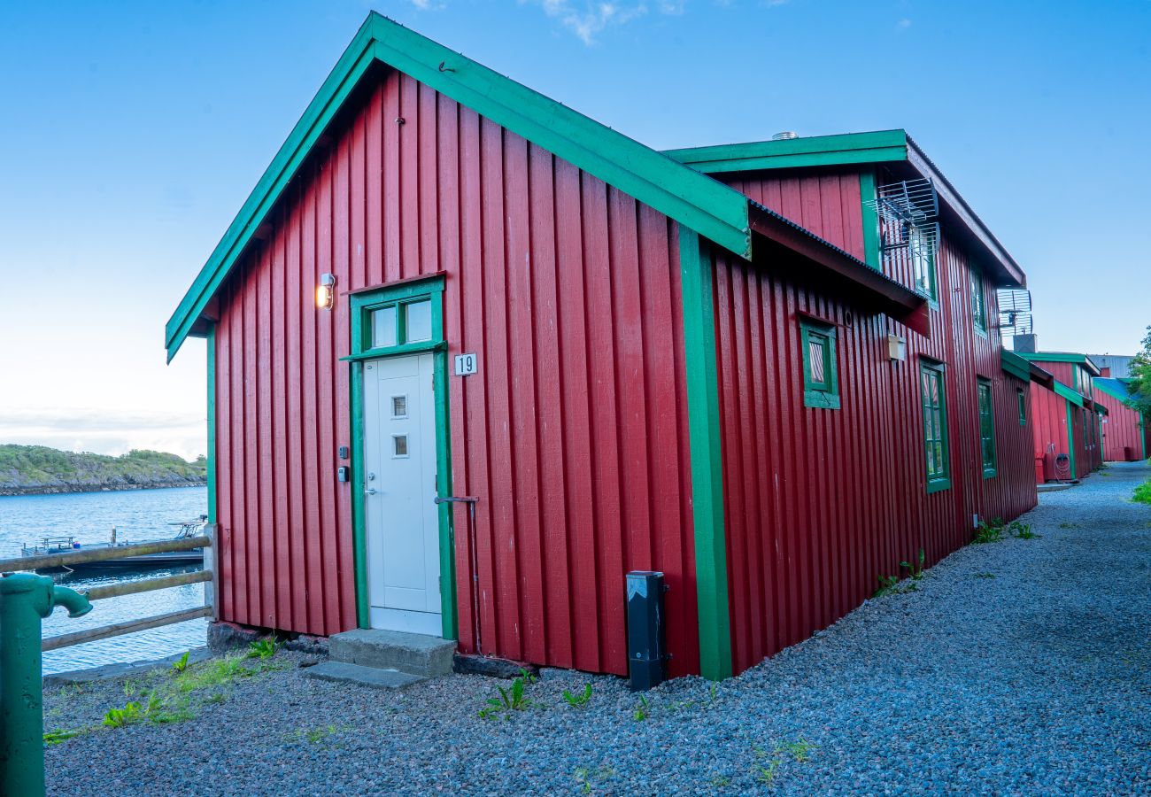 Hytte i Vestvågøy - Autentisk rorbu ved sjøen