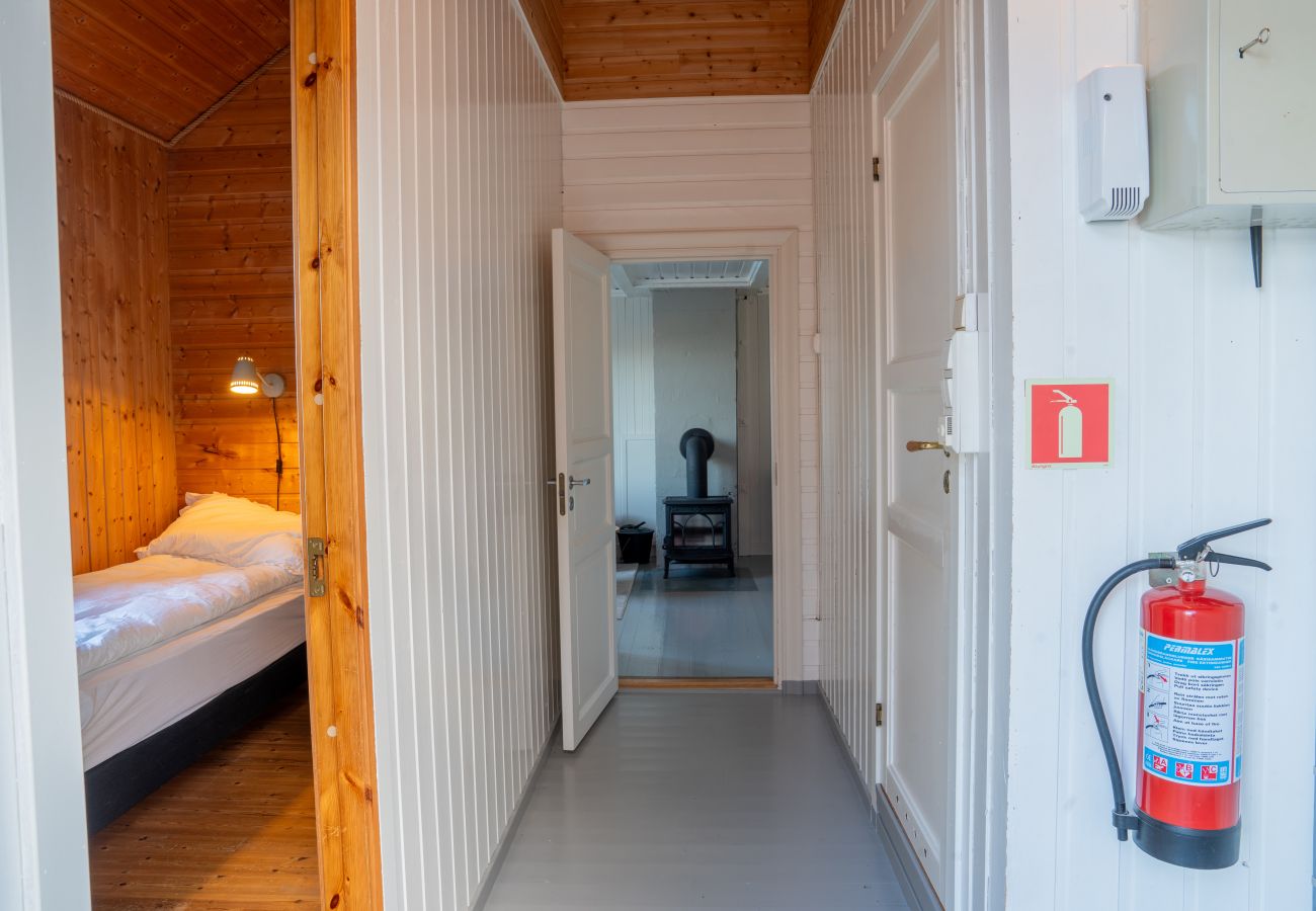 Hytte i Vestvågøy - Autentisk rorbu ved sjøen