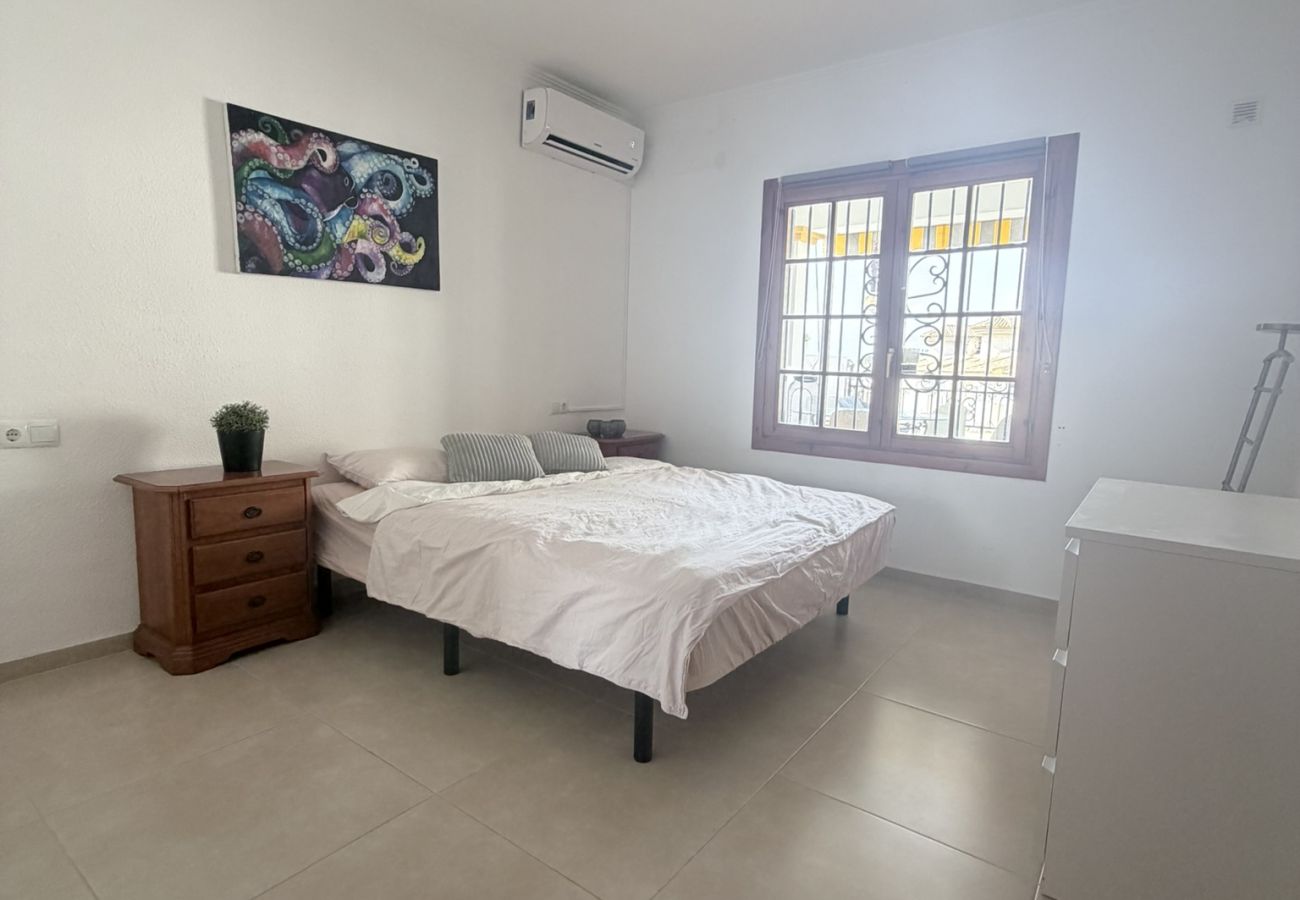 Hus i Orihuela Costa - Romslig hus i stille nabolag i Villamartin/LaZenia