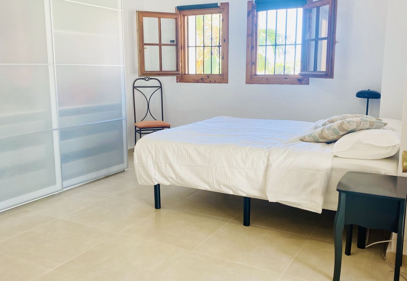 Hus i Orihuela Costa - Romslig hus i stille nabolag i Villamartin/LaZenia