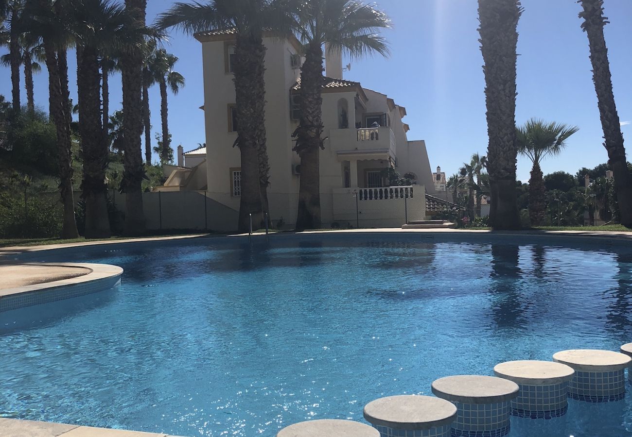 Hus i Orihuela Costa - Romslig hus i stille nabolag i Villamartin/LaZenia