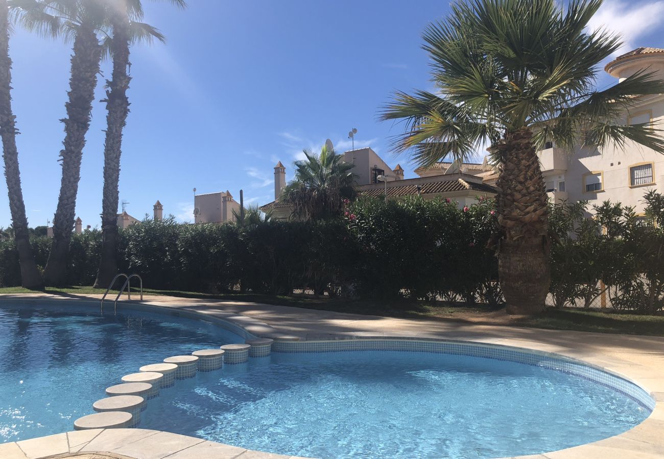 Hus i Orihuela Costa - Romslig hus i stille nabolag i Villamartin/LaZenia