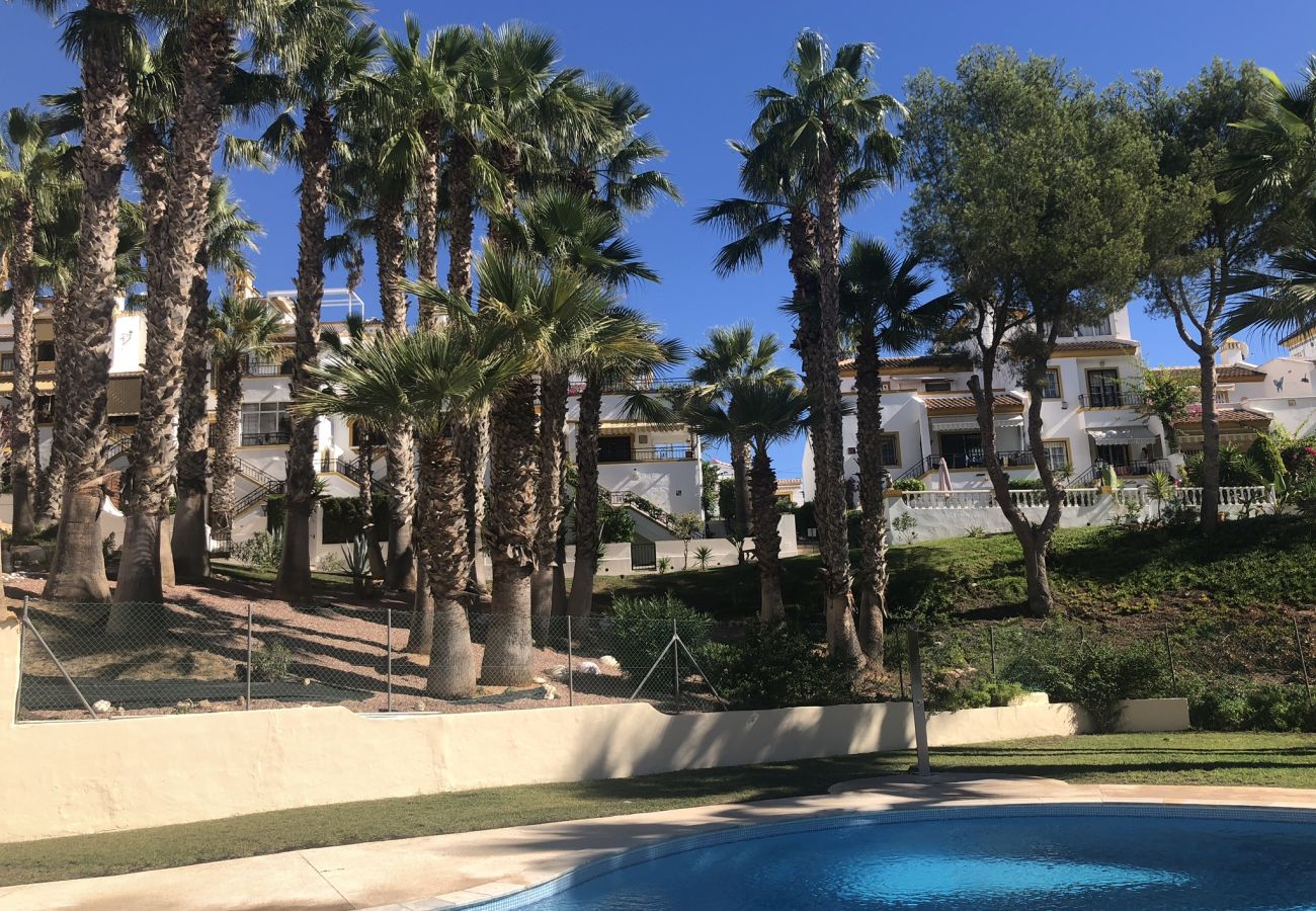 Hus i Orihuela Costa - Romslig hus i stille nabolag i Villamartin/LaZenia
