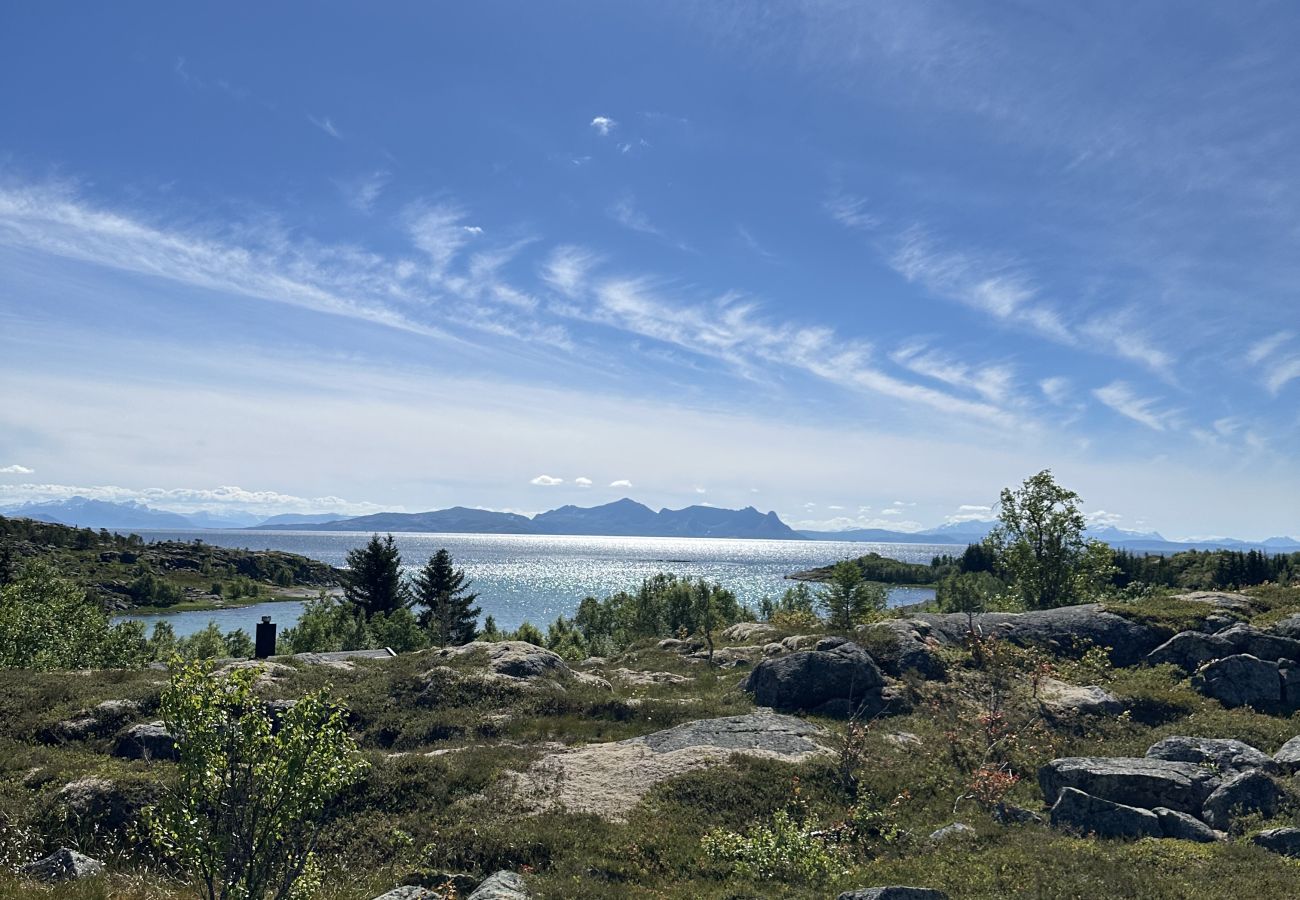 Hytte i Lødingen - Bergtussa - tilbaketrukket beliggenhet i Lødingen Vestbygd