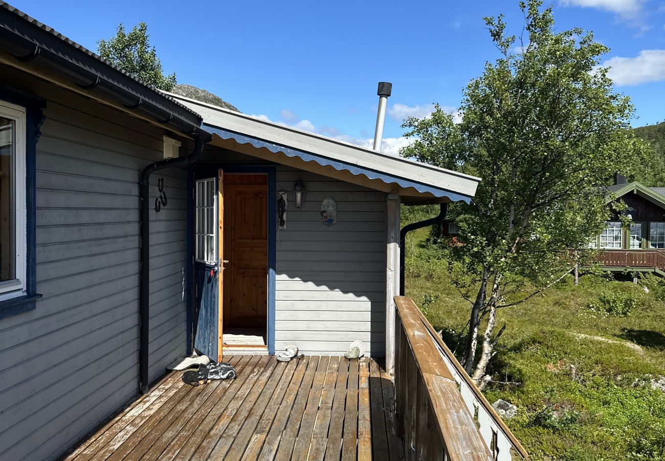 Hytte i Lødingen - Bergtussa - tilbaketrukket beliggenhet i Lødingen Vestbygd