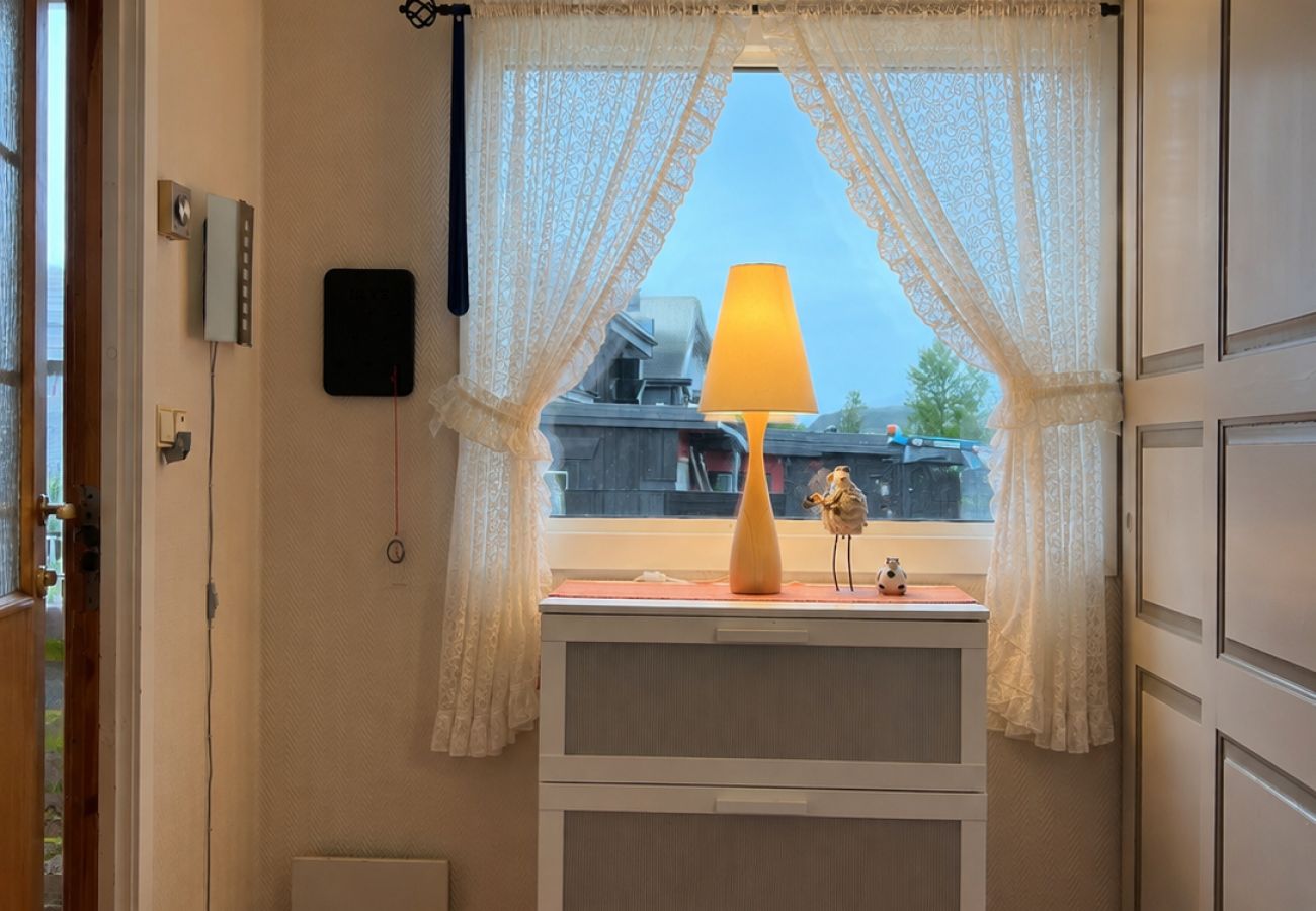 Hus i Hol - Romslig hus i Sudndalen ved foten av Hallingskarvet