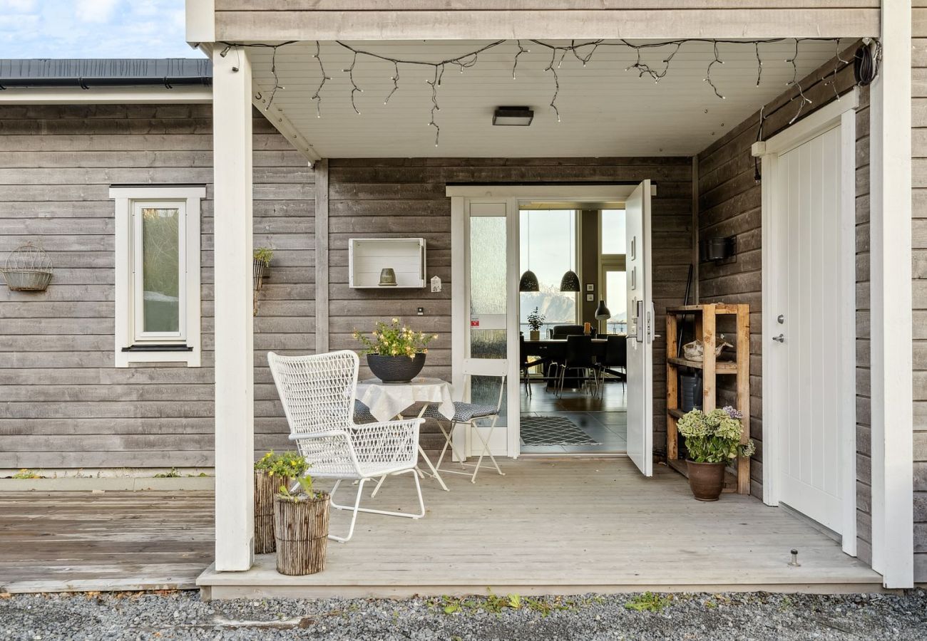 Hus i Stamsund - Modern og romslig hus i hjertet av Lofoten
