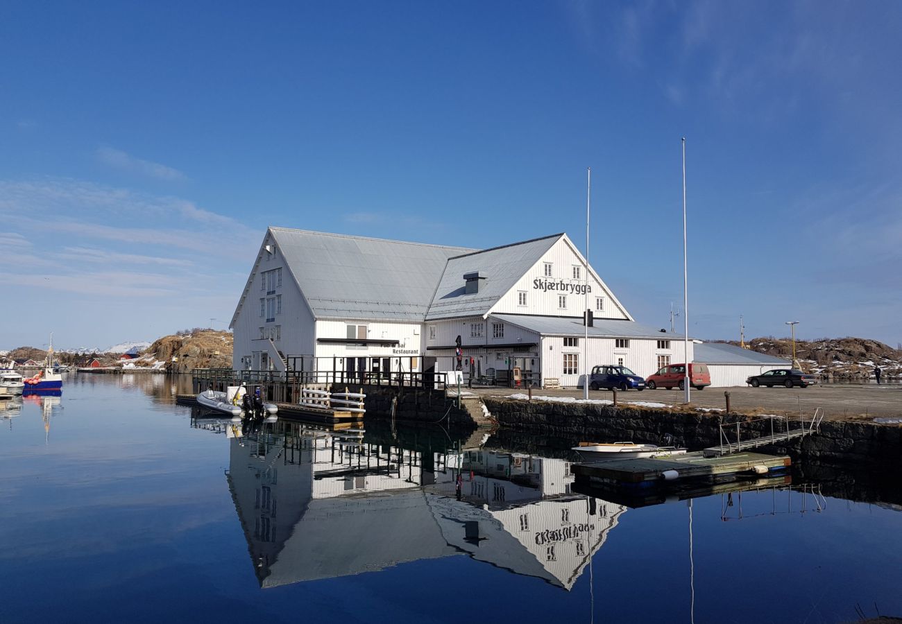 Hytte i Stamsund - Koselig sjøhytte i Stamsund