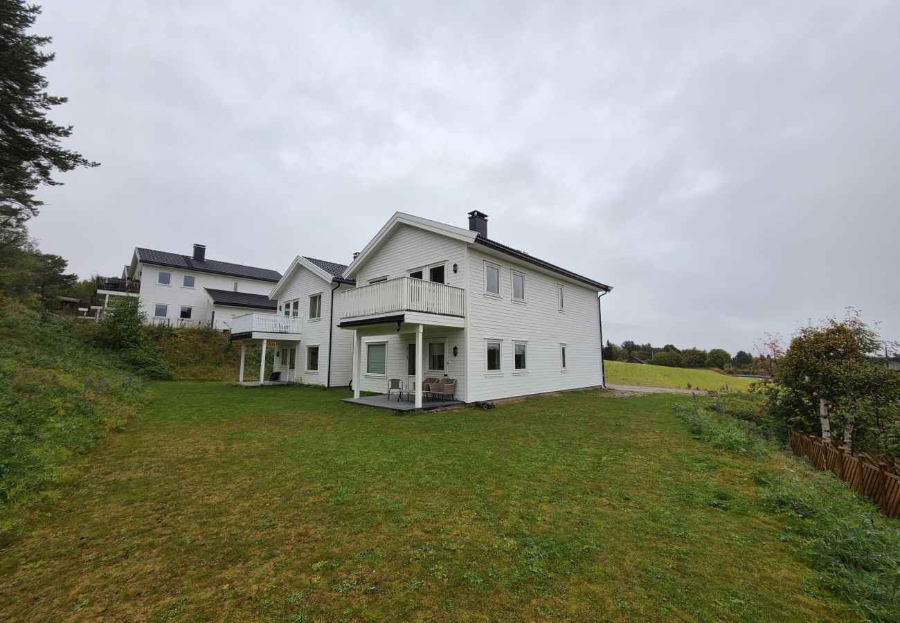 Hus i Hol - Familiebolig nær skibakkene og Geilo sentrum