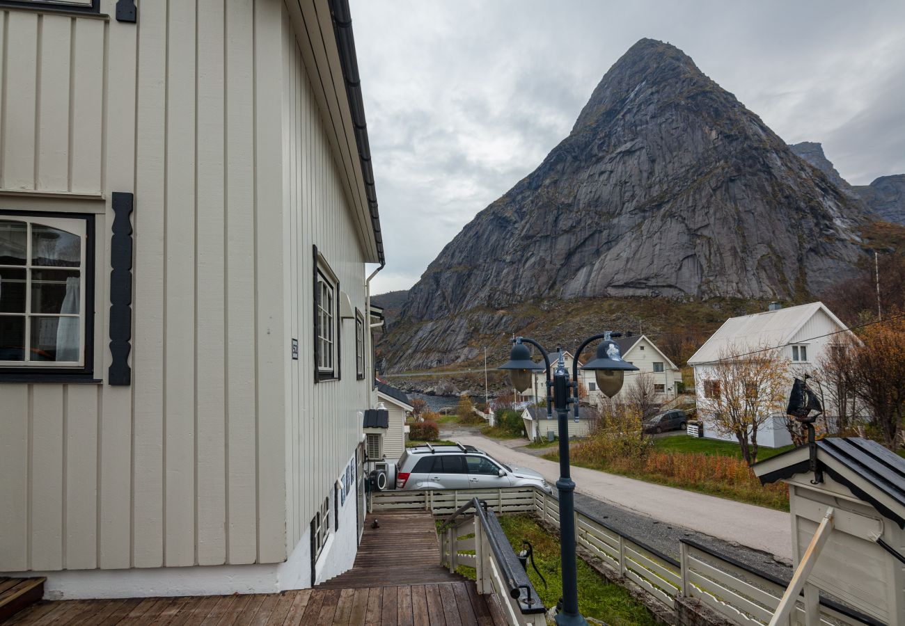 Hus i Moskenes - Hus ved Reinebringen