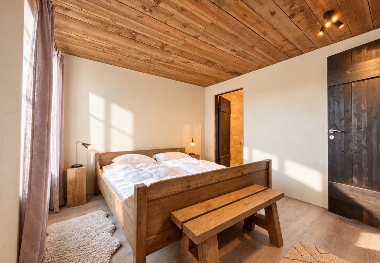 Hytte i Hol - Unique Cabin Right by the Ski Slopes in Geilo