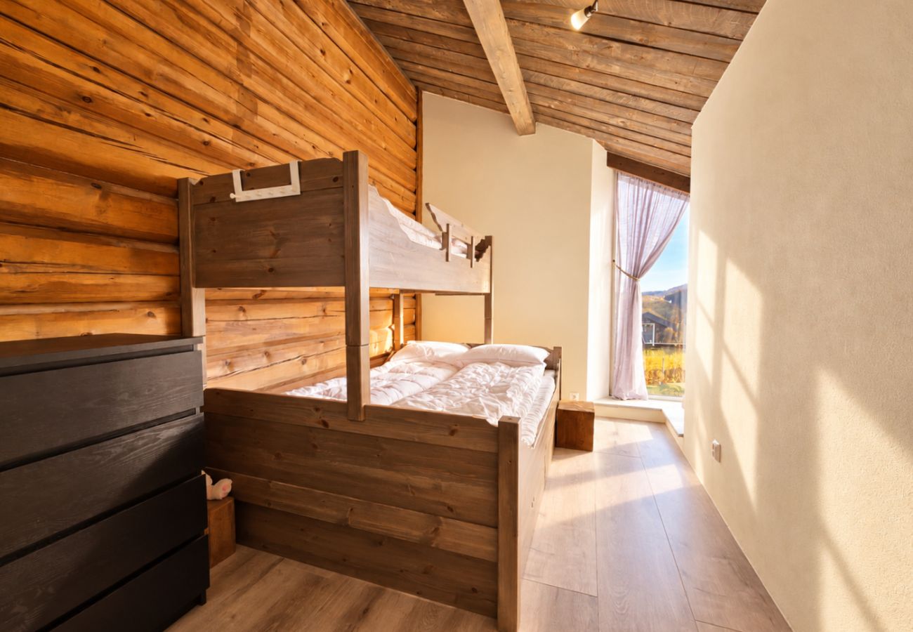 Hytte i Hol - Unique Cabin Right by the Ski Slopes in Geilo