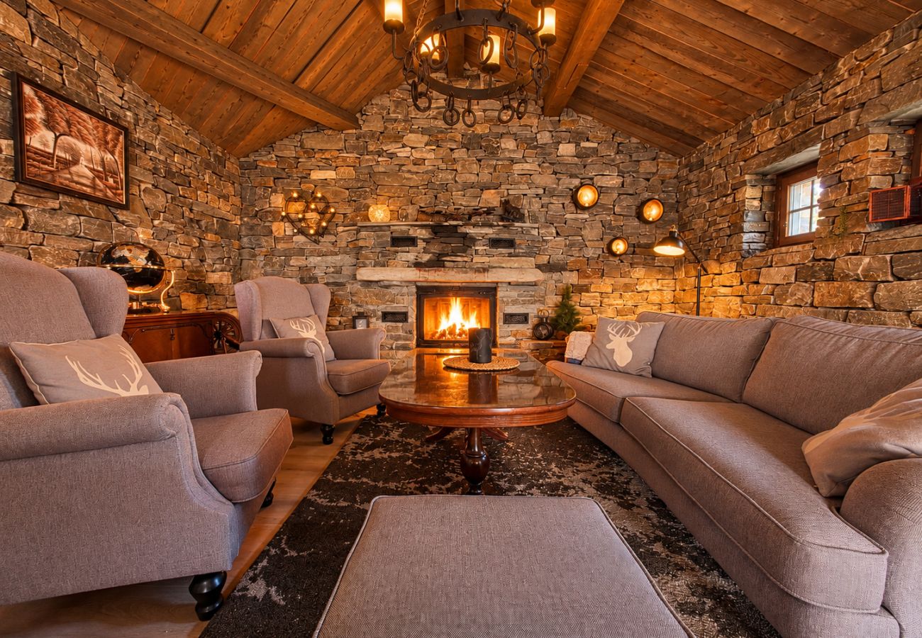 Hytte i Hol - Unique Cabin Right by the Ski Slopes in Geilo