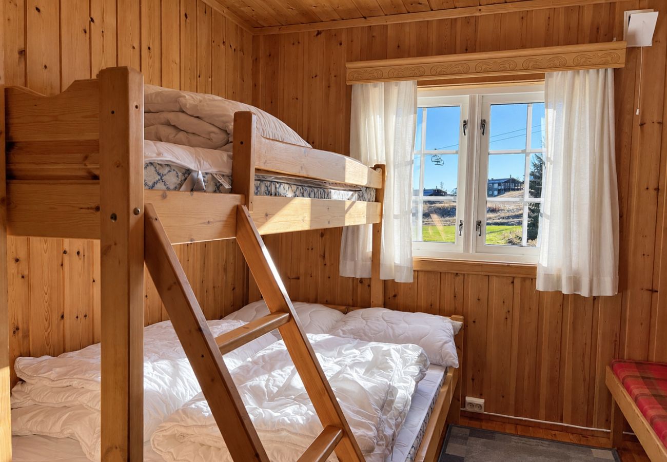 Hytte i Gol - Fredelig hytte i alpinbakken med sauna på Golsfjellet